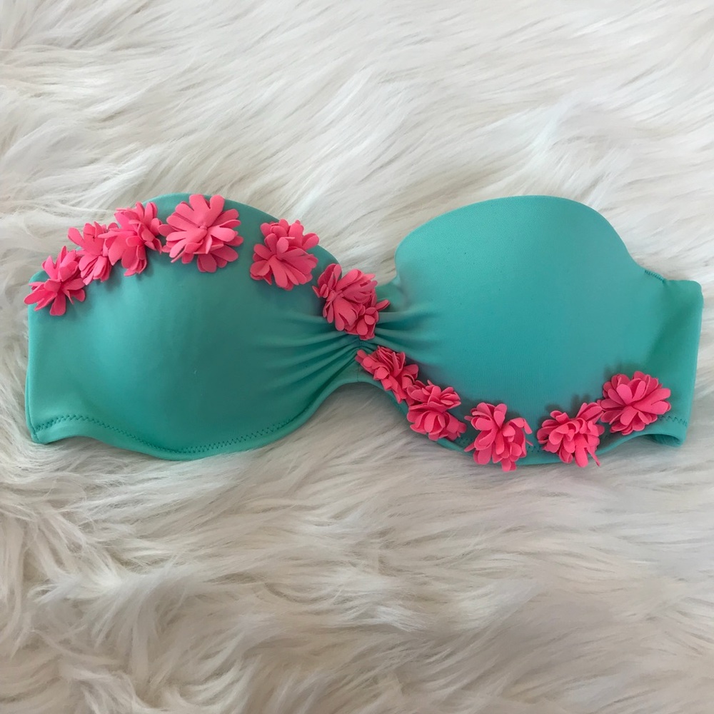 Victoria’s Secret Strapless Bikini Top